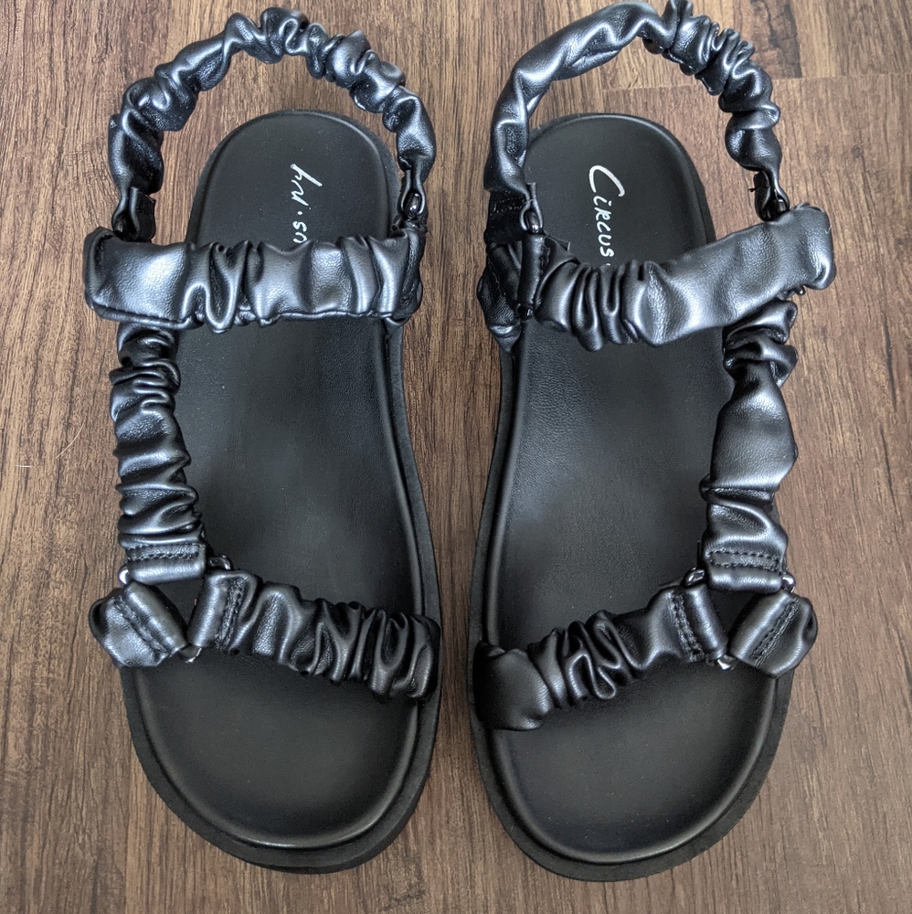 NWT Sam Edelman Harlene Ruched sandal in black